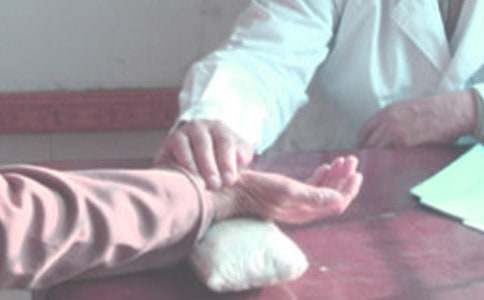 �˽̰����꼉(j��)�σ�(c��)�ˆ�Ԫ���ģ����W(xu��)��(hu��)�������x���550������