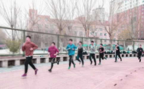 �y�����L������