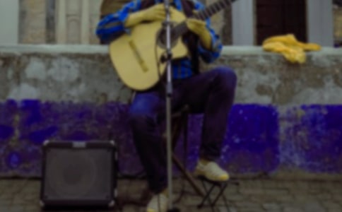 女生上臺(tái)唱歌適合的歌曲