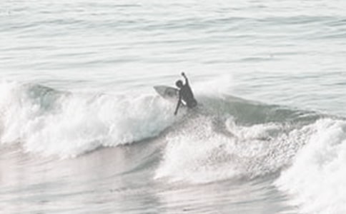 一次難忘的沖浪作文