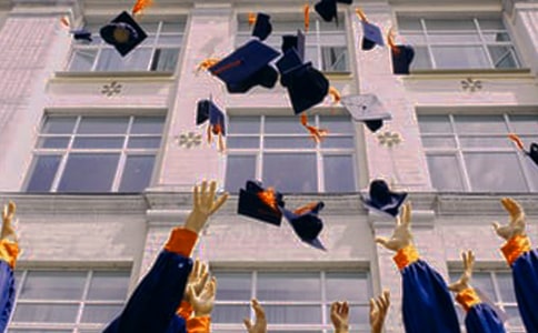 【精選】我的大學(xué)生活作文6篇