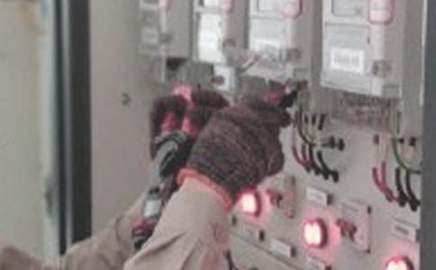 有關(guān)電工的自我鑒定10篇