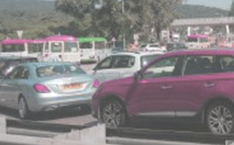 堵車時手動擋怎么開