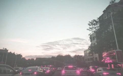 描寫堵車心情煩躁的文案說說集合