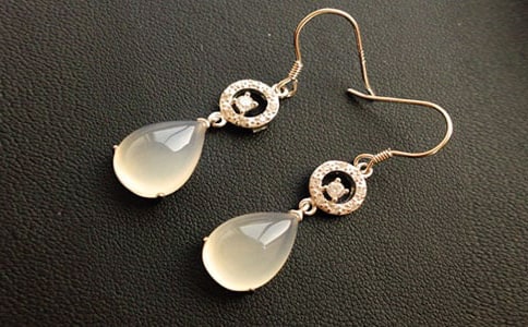 耳環(huán)佩戴的禮儀