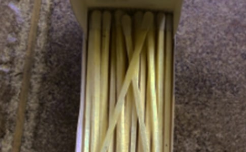 賣火柴的小男孩作文