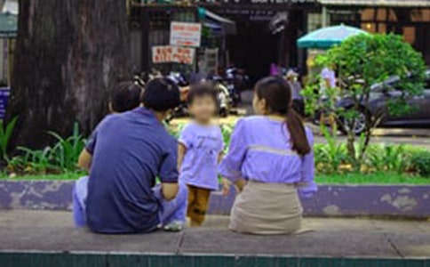 ���L���Z����