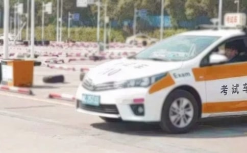 �x���{У�r(sh��)��Ҫ���]ʲô���}