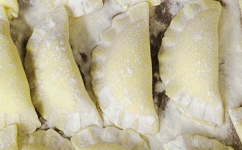 ����� ����