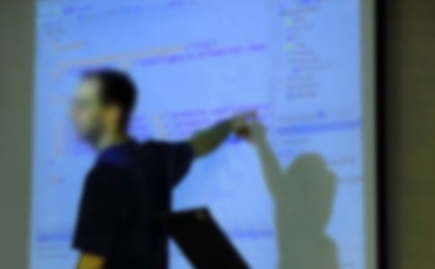 優(yōu)秀女教師事跡材料 -事跡