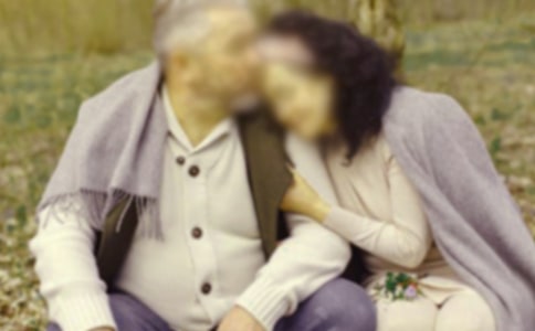 ���ף���R�~���\