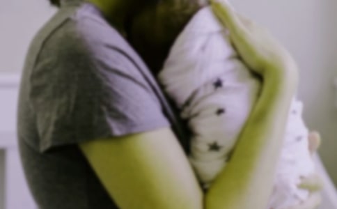 �P(gu��n)��ĸ�H�ӵ����b�~