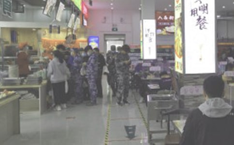 食堂戰(zhàn)記作文