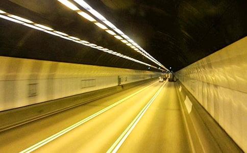 如何走出職場(chǎng)“小人”黑色隧道