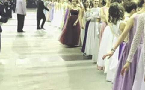 奇妙的歌舞會作文【集合】