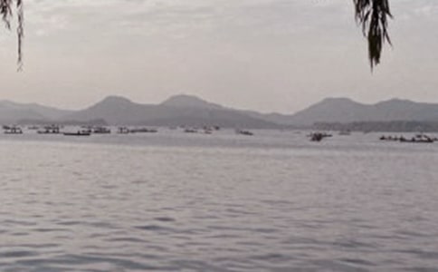 西湖的導(dǎo)游詞范文