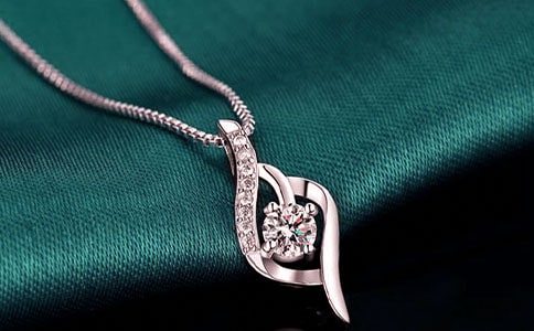 關(guān)于項(xiàng)鏈的讀后感