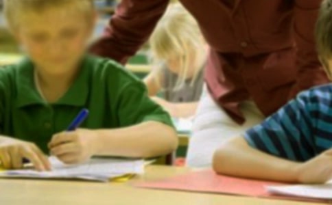 小學(xué)生體育課前滾翻教案