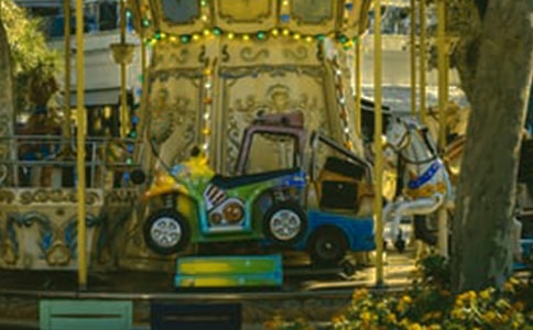 旋轉(zhuǎn)木馬的約定作文