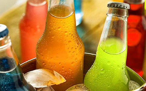 夏季喝飲料應(yīng)注意的事項(xiàng)