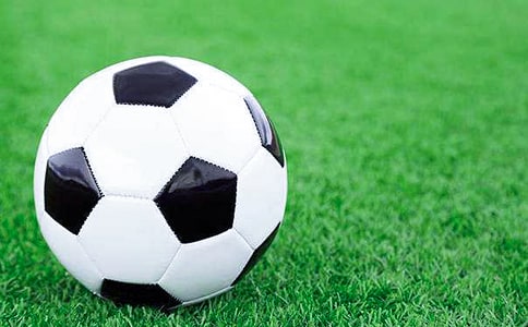 踢足球中班體育教案(15篇)