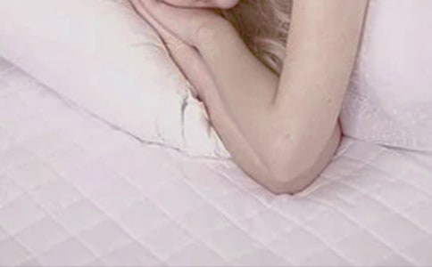 �Ϲ������Ҋ�����˂�Ů��