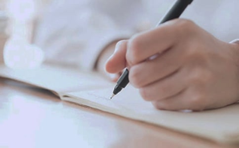 書香伴我成長作文(經(jīng)典)